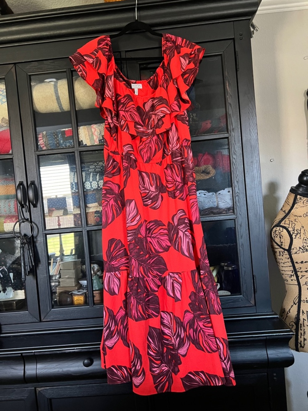 sofia by sofia vergara Red Floral-Leaf Ruffle Maxi Dress